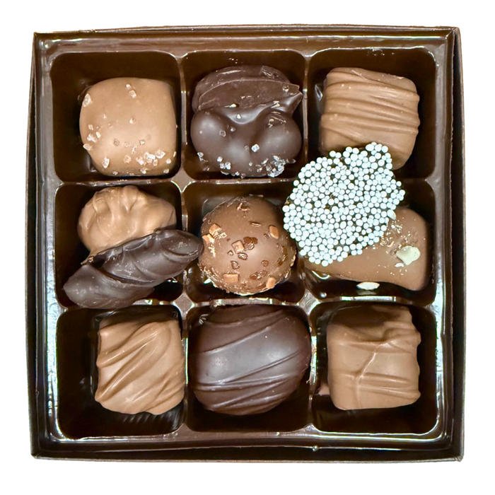 GIFT BOX - ASSORTED MILK & DARK CHOCOLATE - 9 PIECE
